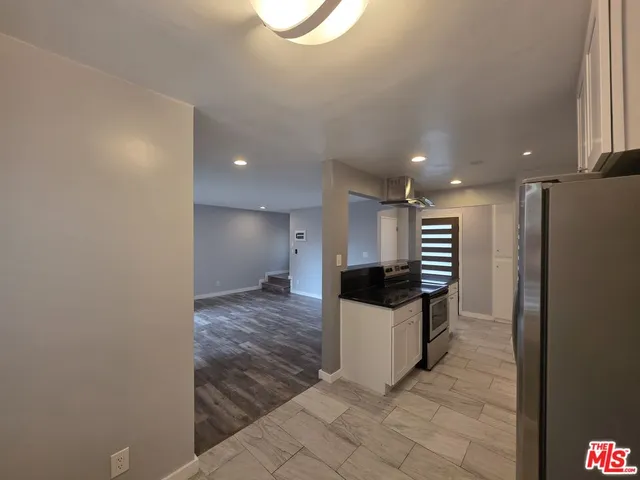 $3,000 | 210 South Lucia Avenue, Unit 3, Redondo Beach, CA 90277