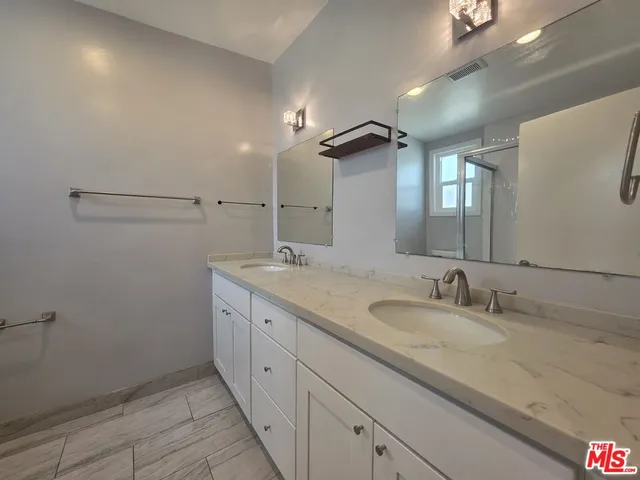 $3,000 | 210 South Lucia Avenue, Unit 3, Redondo Beach, CA 90277