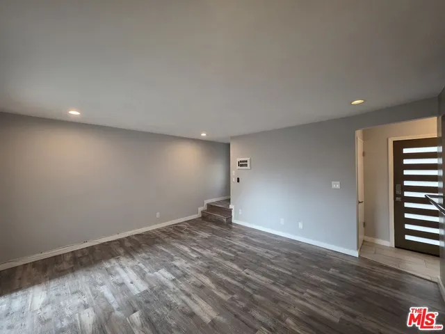 $3,000 | 210 South Lucia Avenue, Unit 3, Redondo Beach, CA 90277