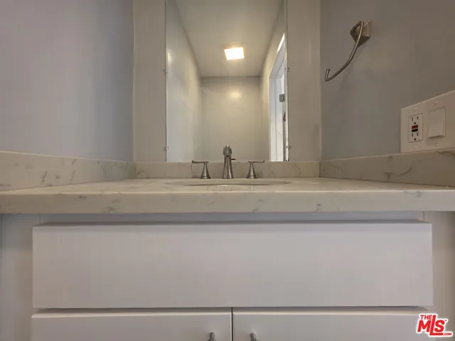 $3,000 | 210 South Lucia Avenue, Unit 3, Redondo Beach, CA 90277