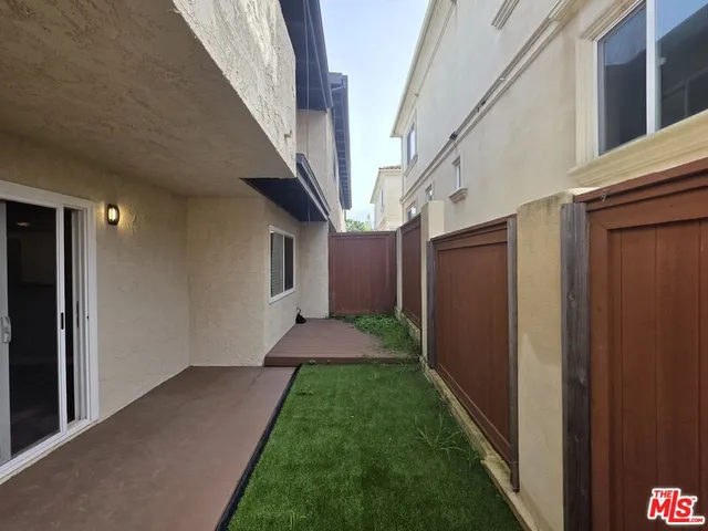 $3,000 | 210 South Lucia Avenue, Unit 3, Redondo Beach, CA 90277