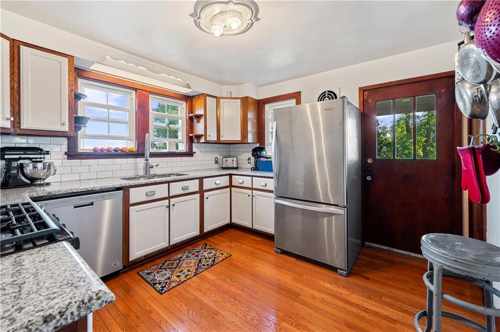 592 Blessing Street Pittsburgh, PA 15213 - Photo 6 of 21 Gallery Image 6