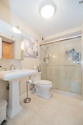 $445,000 | 1250 North Dearborn Street, Unit 5B, Chicago, IL 60610