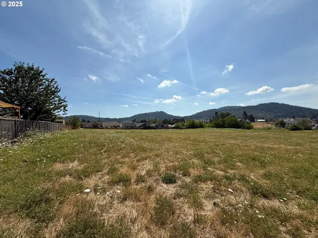 $1,200,000 | Southwest Hartley Avenue, Gresham, OR 97080