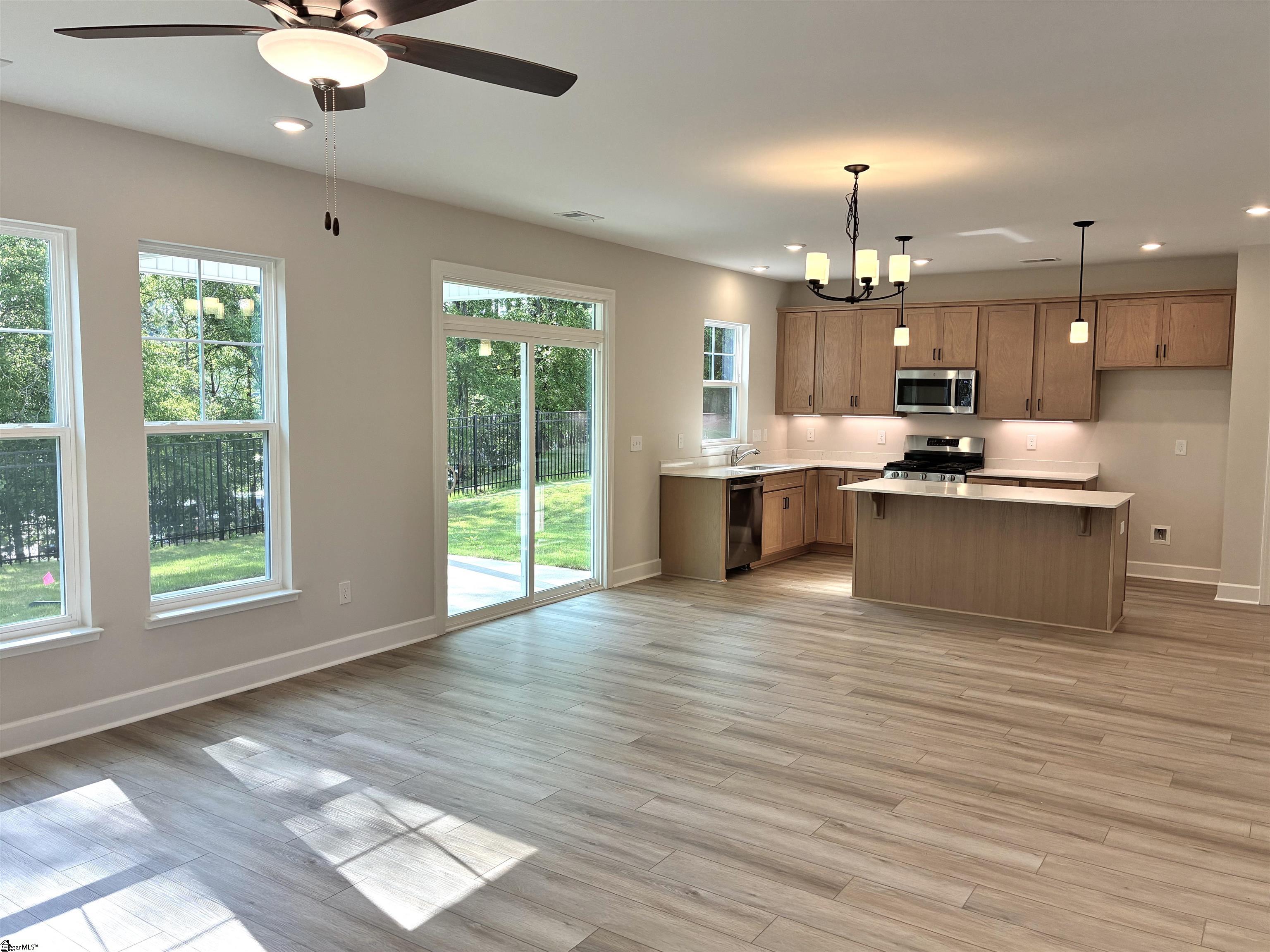 308 Rdg Pk Lane Greenville, SC 29607 - Photo 3 of 25 Gallery Image 3