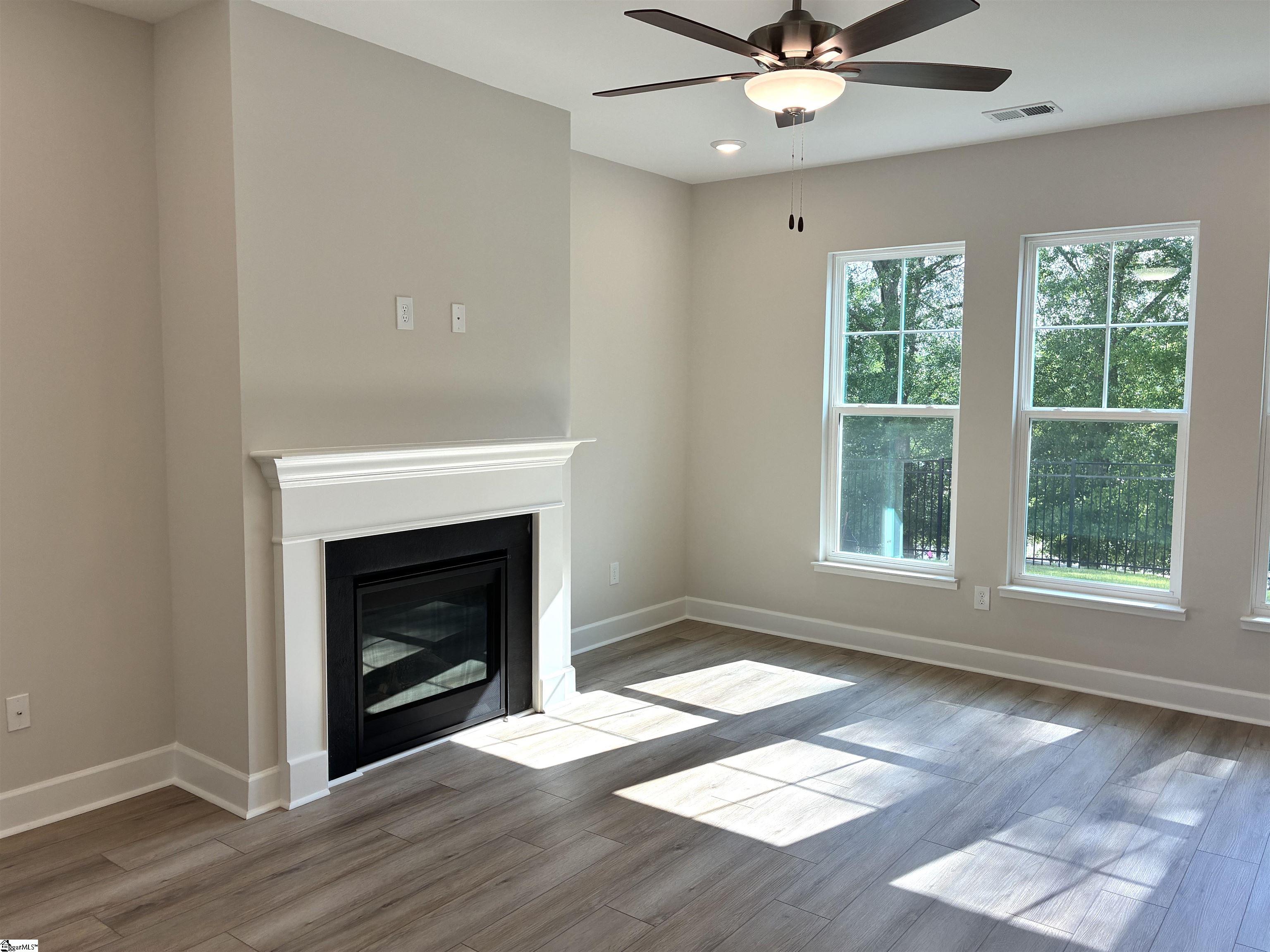 308 Rdg Pk Lane Greenville, SC 29607 - Photo 4 of 25 Gallery Image 4