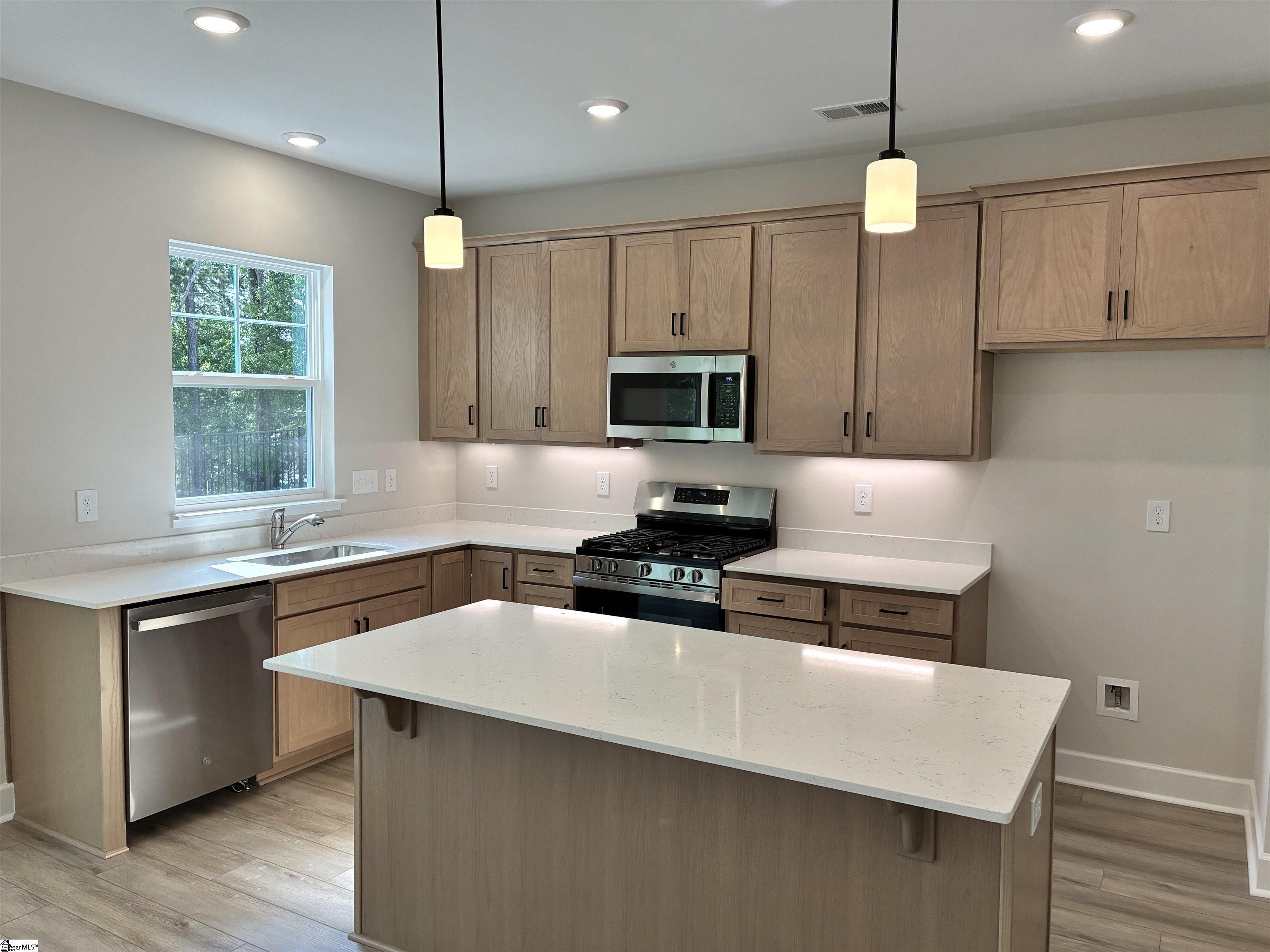 308 Rdg Pk Lane Greenville, SC 29607 - Photo 5 of 25 Gallery Image 5