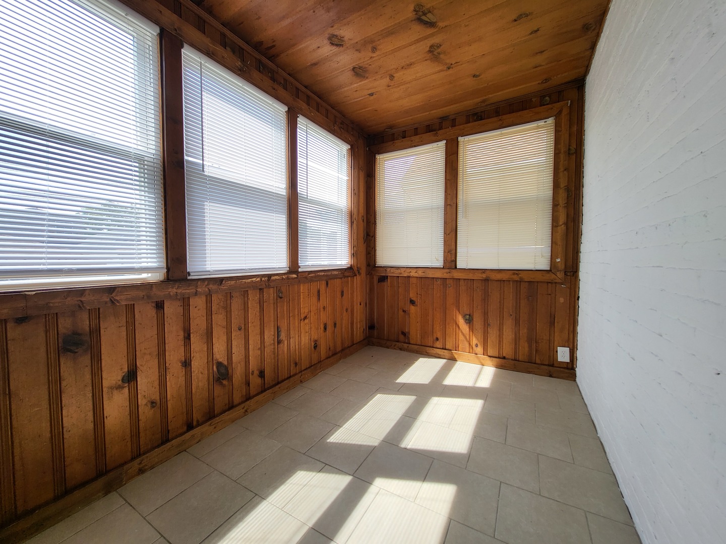3034 North Nagle Avenue Chicago, IL 60634 - Photo 12 of 28 Gallery Image 12