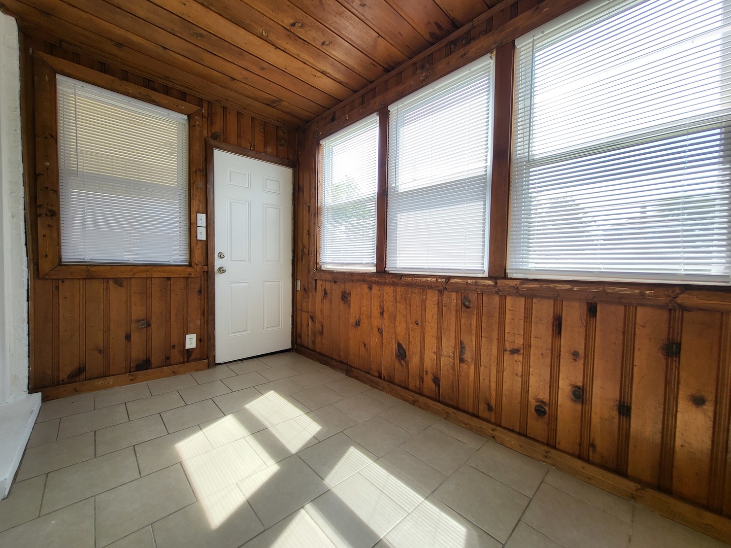 3034 North Nagle Avenue Chicago, IL 60634 - Photo 13 of 28 Gallery Image 13