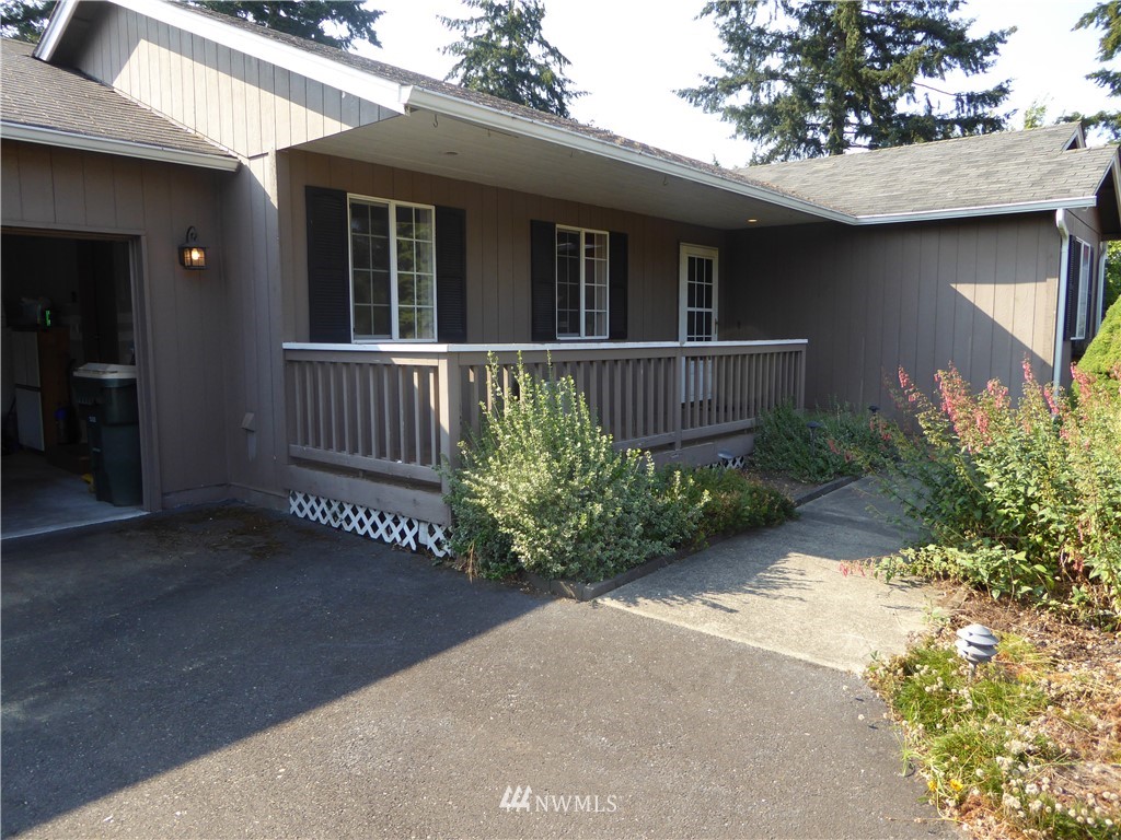 18343 Brandywine Court Southwest Rochester, WA 98579 - Photo 2 of 24