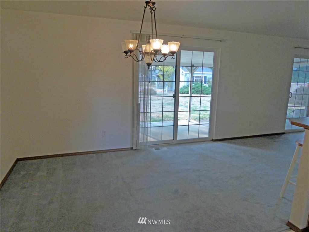 18343 Brandywine Court Southwest Rochester, WA 98579 - Photo 6 of 24