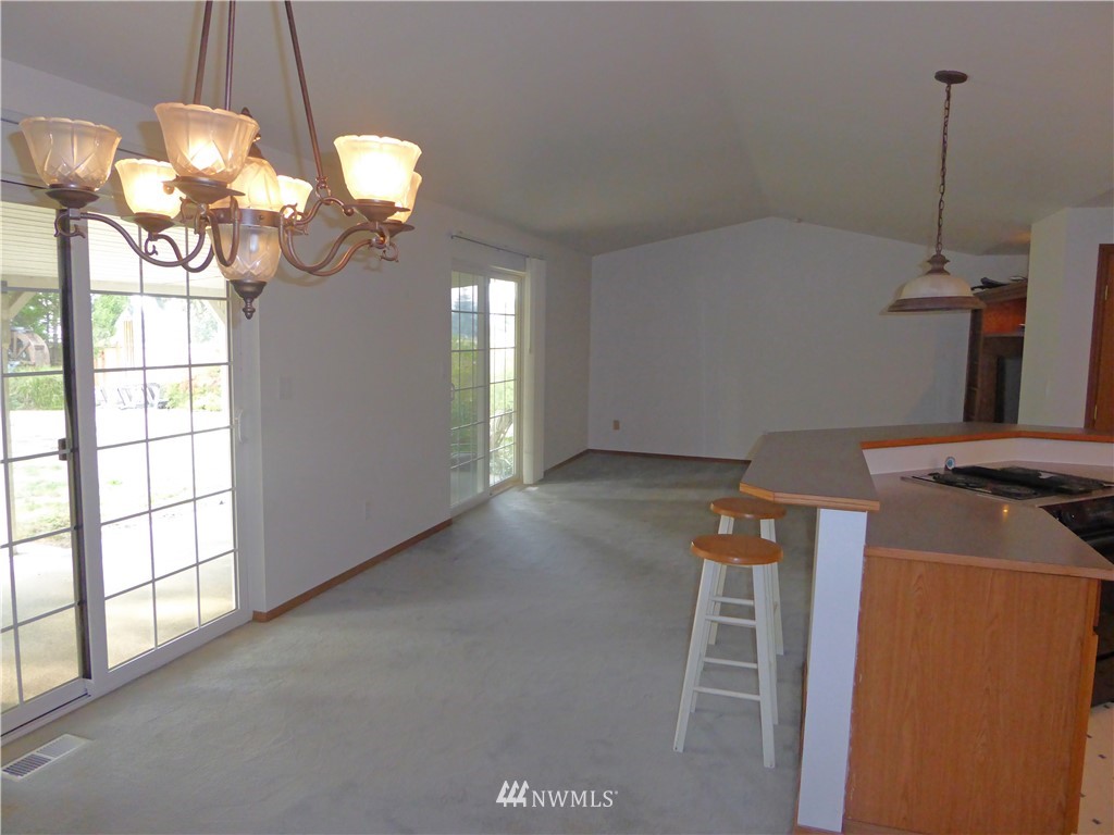 18343 Brandywine Court Southwest Rochester, WA 98579 - Photo 9 of 24