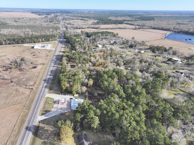 $165,000 | 2221 FM 770 Road South, Hull, TX 77564