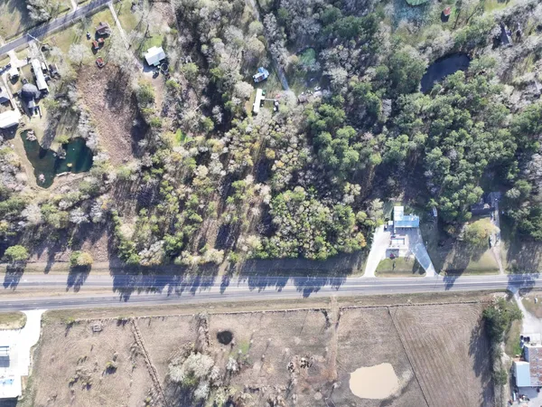 a view of an outdoor space