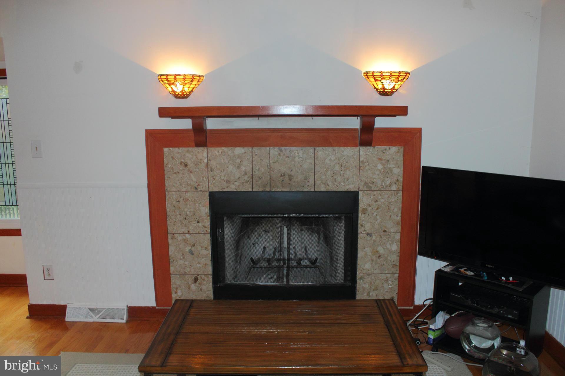 7107 Masters Road New Market, MD 21774 - Photo 15 of 26 Living Room