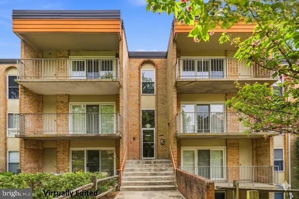 $269,900 | 11911 Parklawn Drive, Unit 301, Rockville, MD 20852