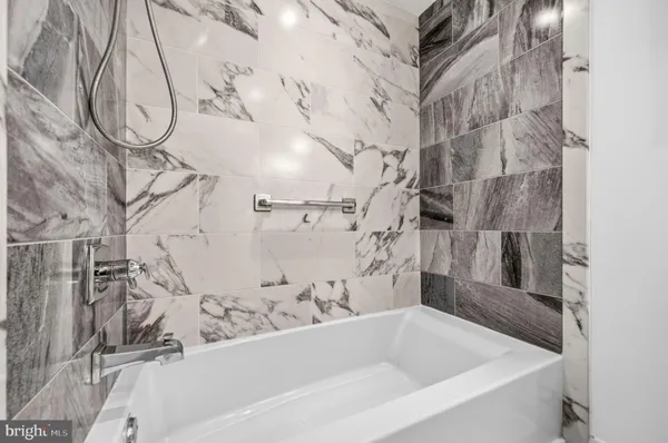 $264,900 | 11911 Parklawn Drive, Unit 301, Rockville, MD 20852