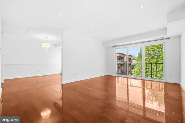 $264,900 | 11911 Parklawn Drive, Unit 301, Rockville, MD 20852