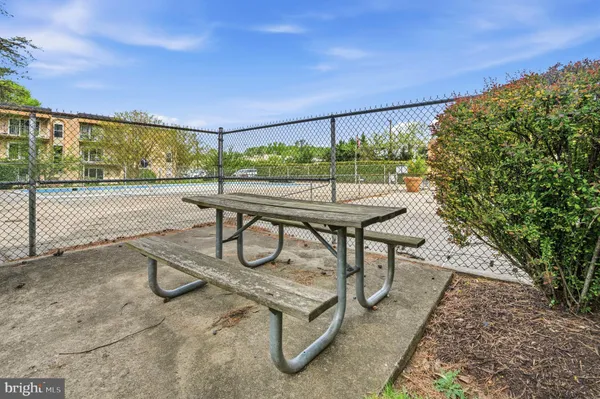 $264,900 | 11911 Parklawn Drive, Unit 301, Rockville, MD 20852