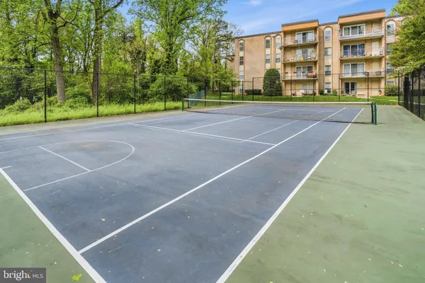 $264,900 | 11911 Parklawn Drive, Unit 301, Rockville, MD 20852