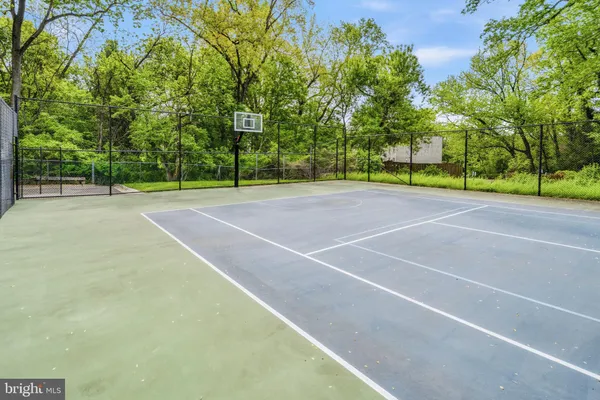 $264,900 | 11911 Parklawn Drive, Unit 301, Rockville, MD 20852