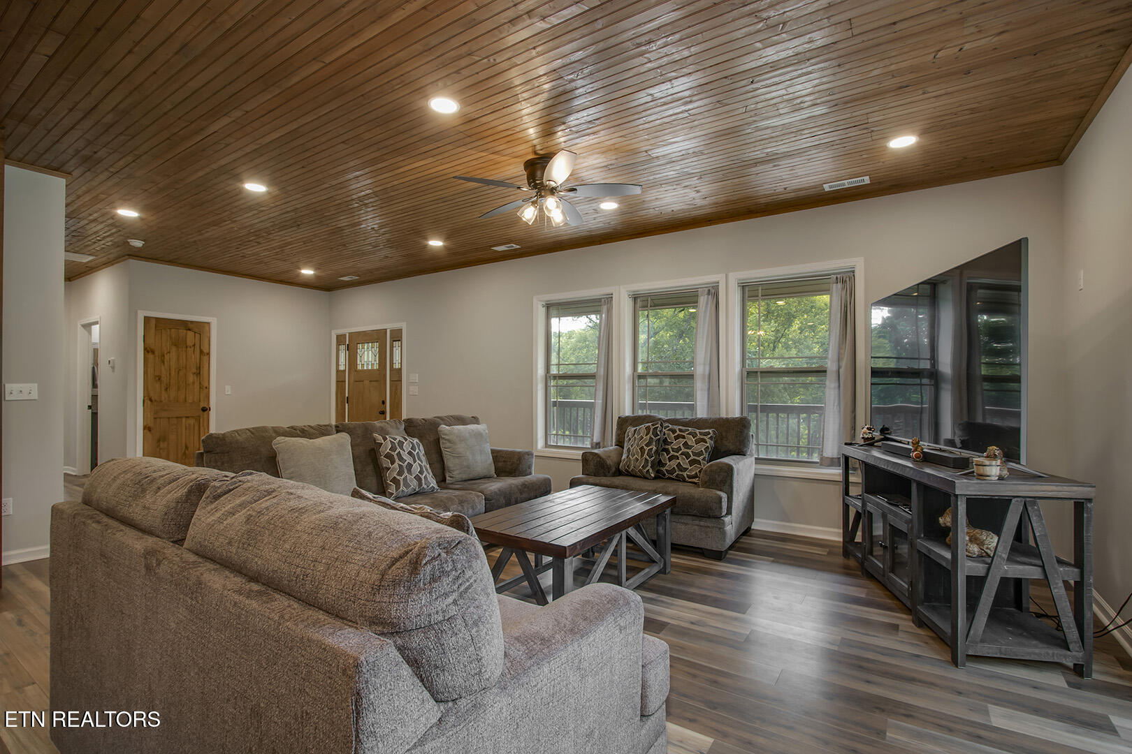 287 Cave Creek Road Loudon, TN 37774 - Photo 13 of 60 13_CaveCreekRoad_287_Living03