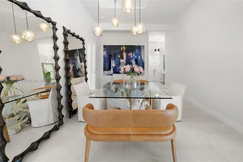 $1,975,000 | 808 Brickell Key Drive, Unit 408, Miami, FL 33131