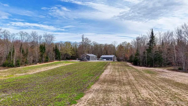$790,900 | 11307 Chesbrough Lake Road, Newberry, MI 49868