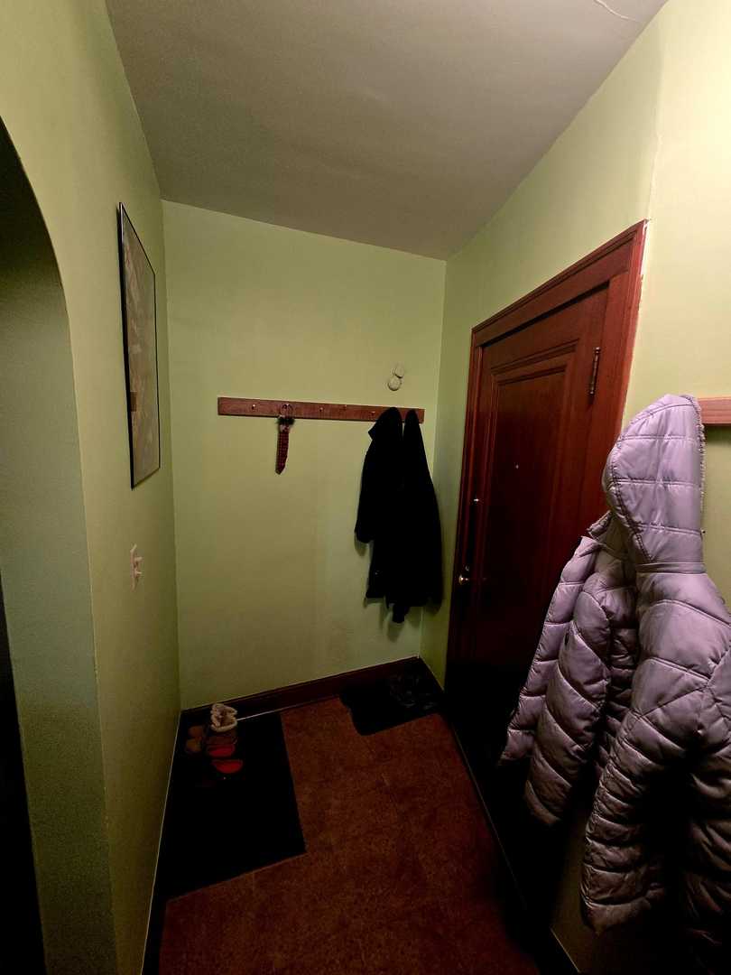 1014 East Prairie Avenue, Unit 2FW Des Plaines, IL 60016 - Photo 2 of 9