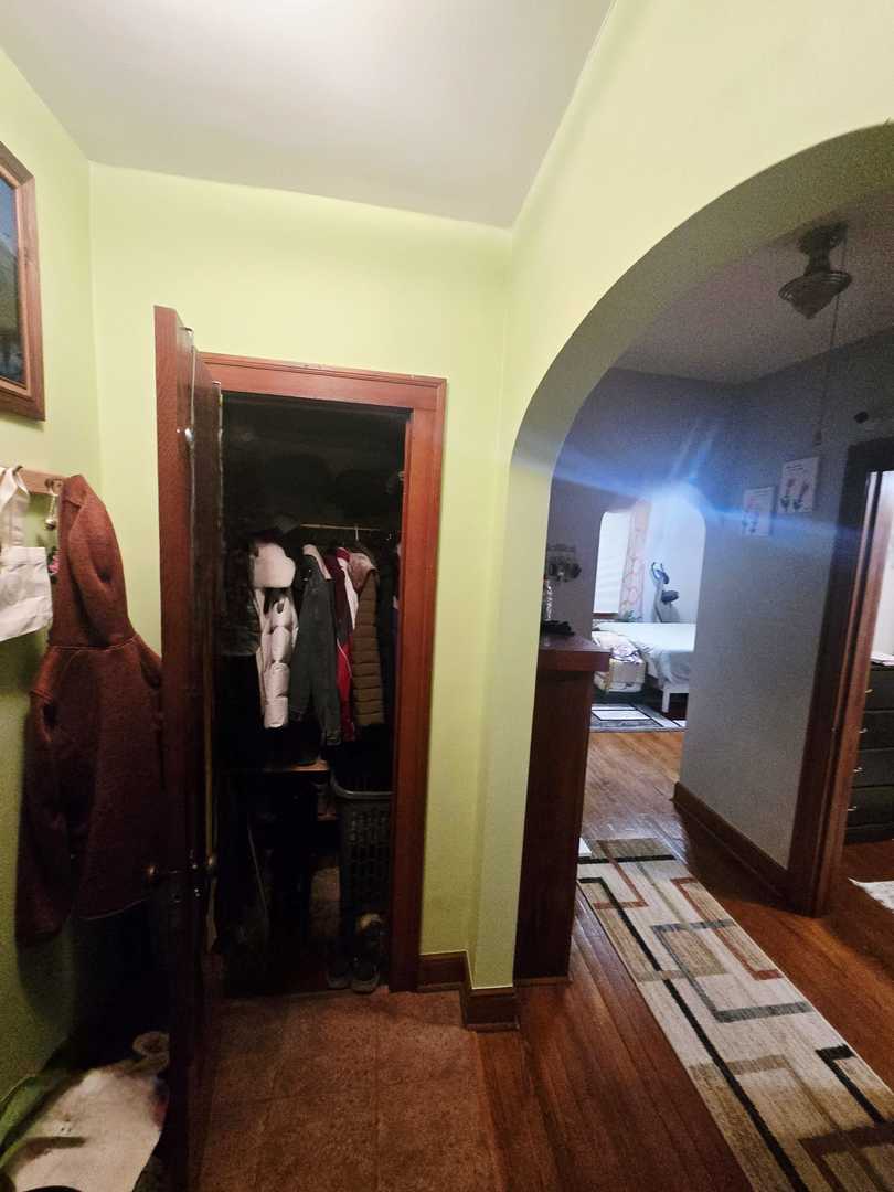 1014 East Prairie Avenue, Unit 2FW Des Plaines, IL 60016 - Photo 4 of 9