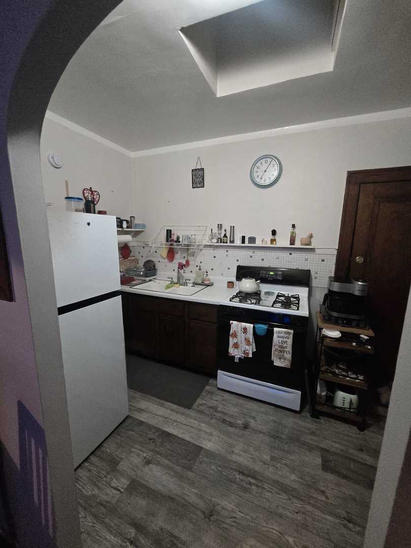 1014 East Prairie Avenue, Unit 2FW Des Plaines, IL 60016 - Photo 6 of 9