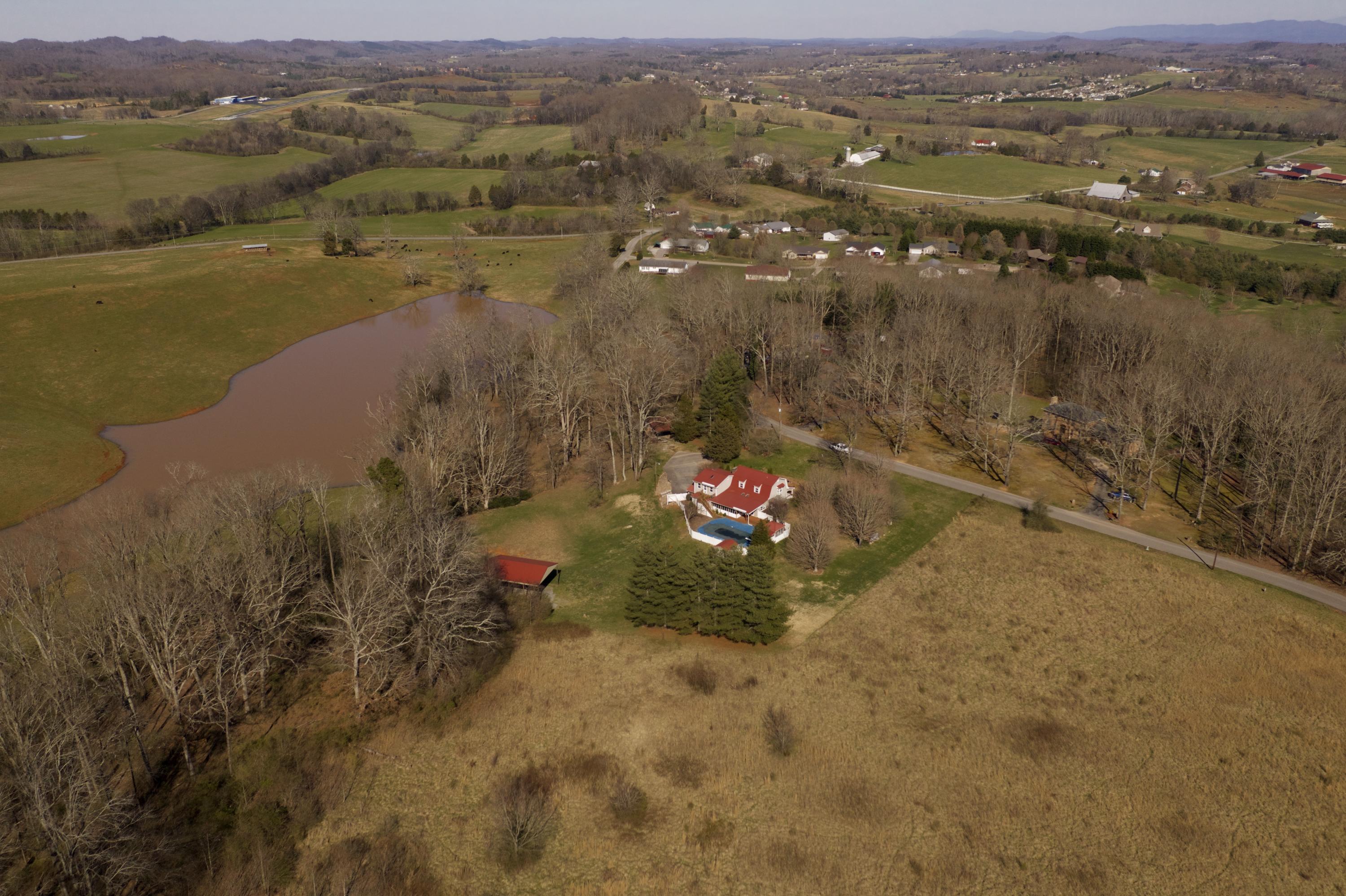 671 Thompson Road Madisonville, TN 37354 - Photo 4 of 39 thompson full