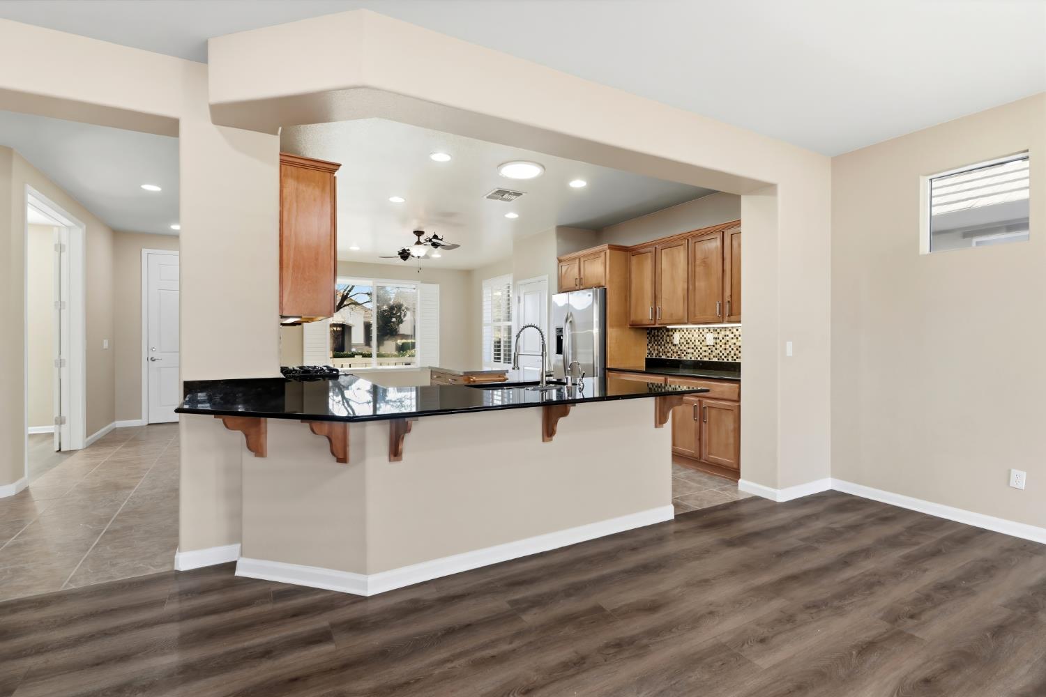 9644 Oakham Way Elk Grove, CA 95757 - Photo 12 of 77