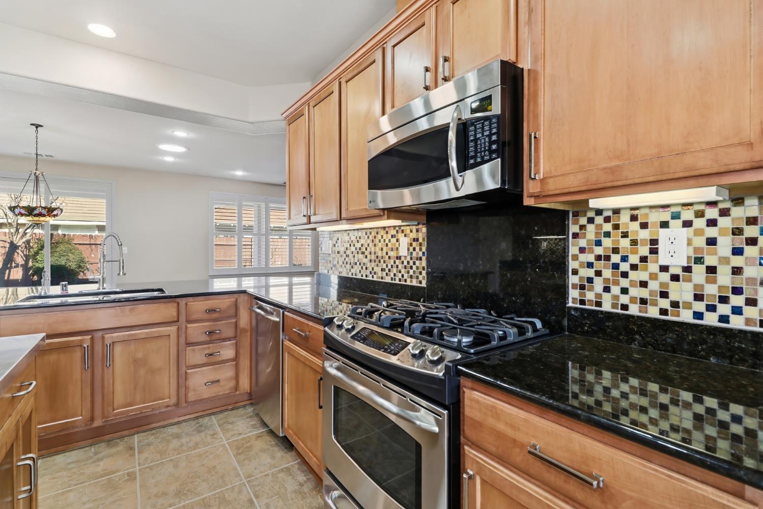 9644 Oakham Way Elk Grove, CA 95757 - Photo 20 of 77