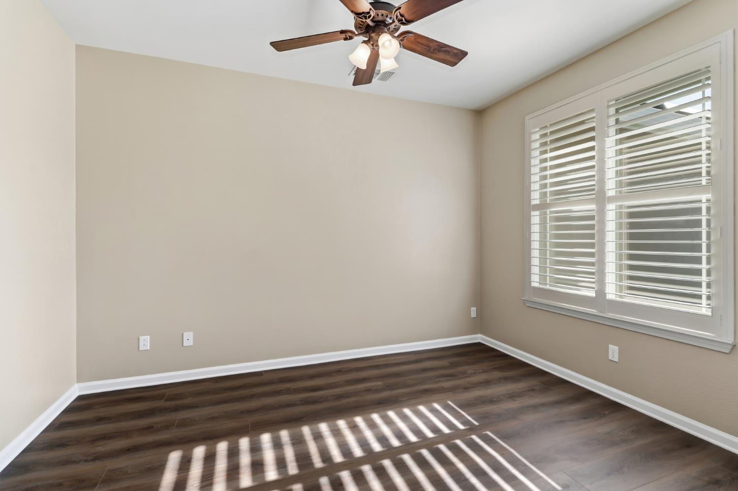 9644 Oakham Way Elk Grove, CA 95757 - Photo 23 of 77