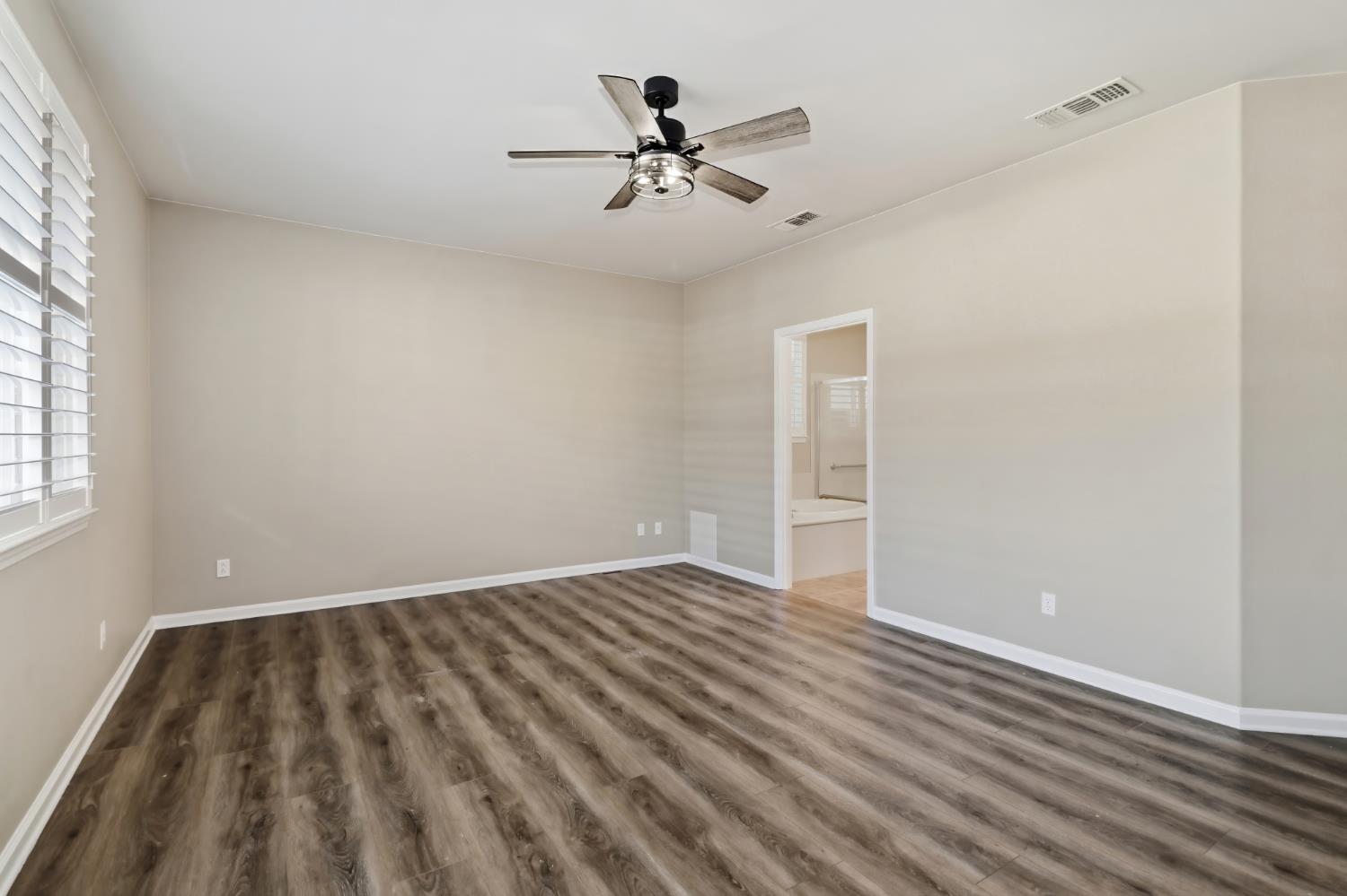 9644 Oakham Way Elk Grove, CA 95757 - Photo 28 of 77