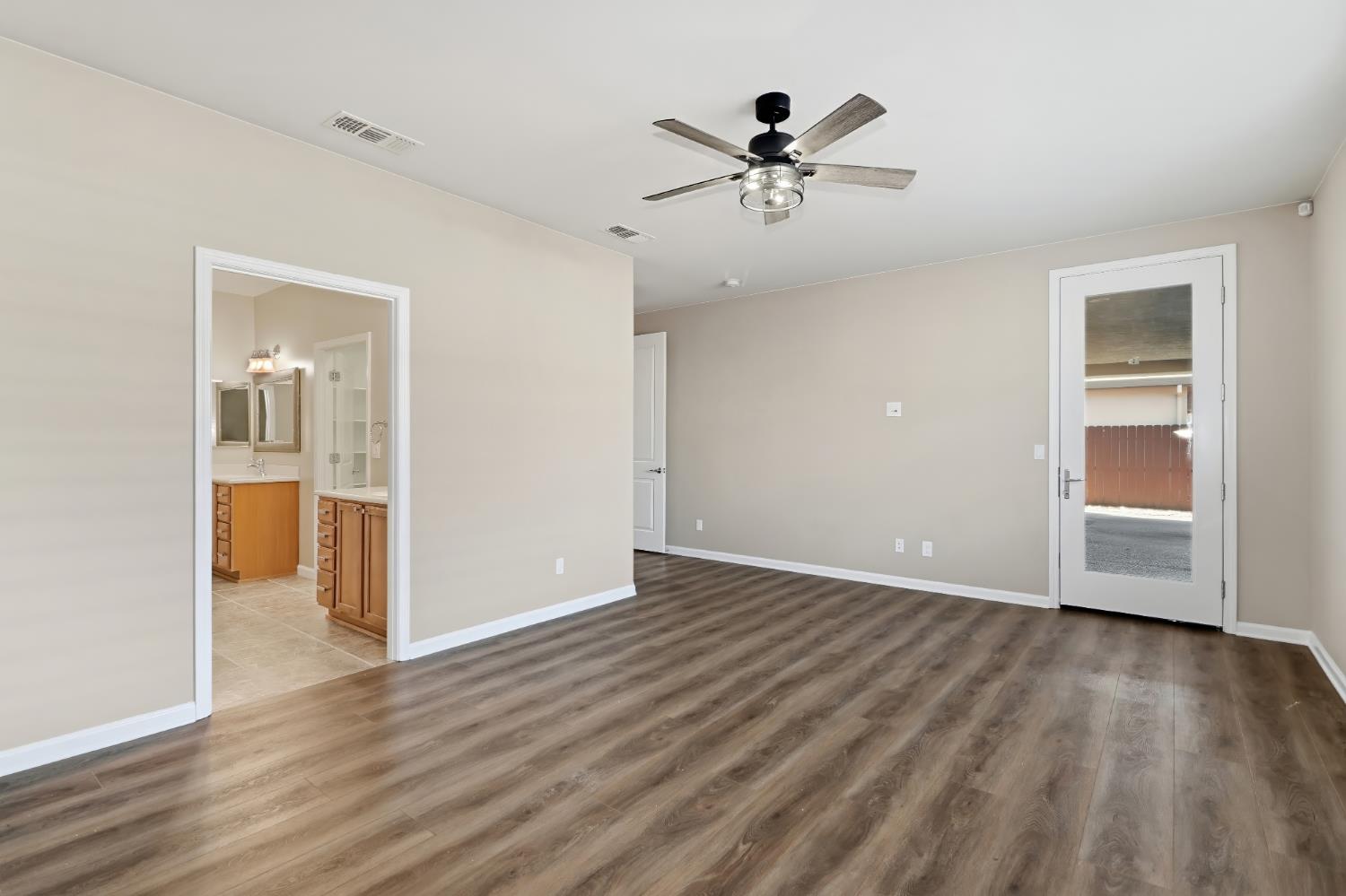 9644 Oakham Way Elk Grove, CA 95757 - Photo 29 of 77