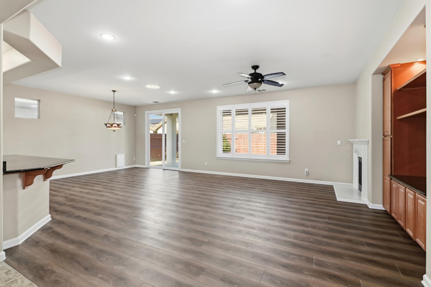 9644 Oakham Way Elk Grove, CA 95757 - Photo 7 of 77