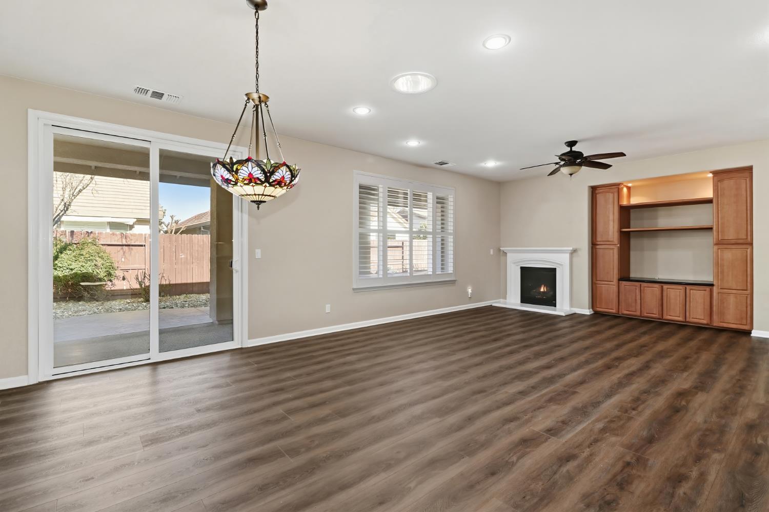 9644 Oakham Way Elk Grove, CA 95757 - Photo 8 of 77