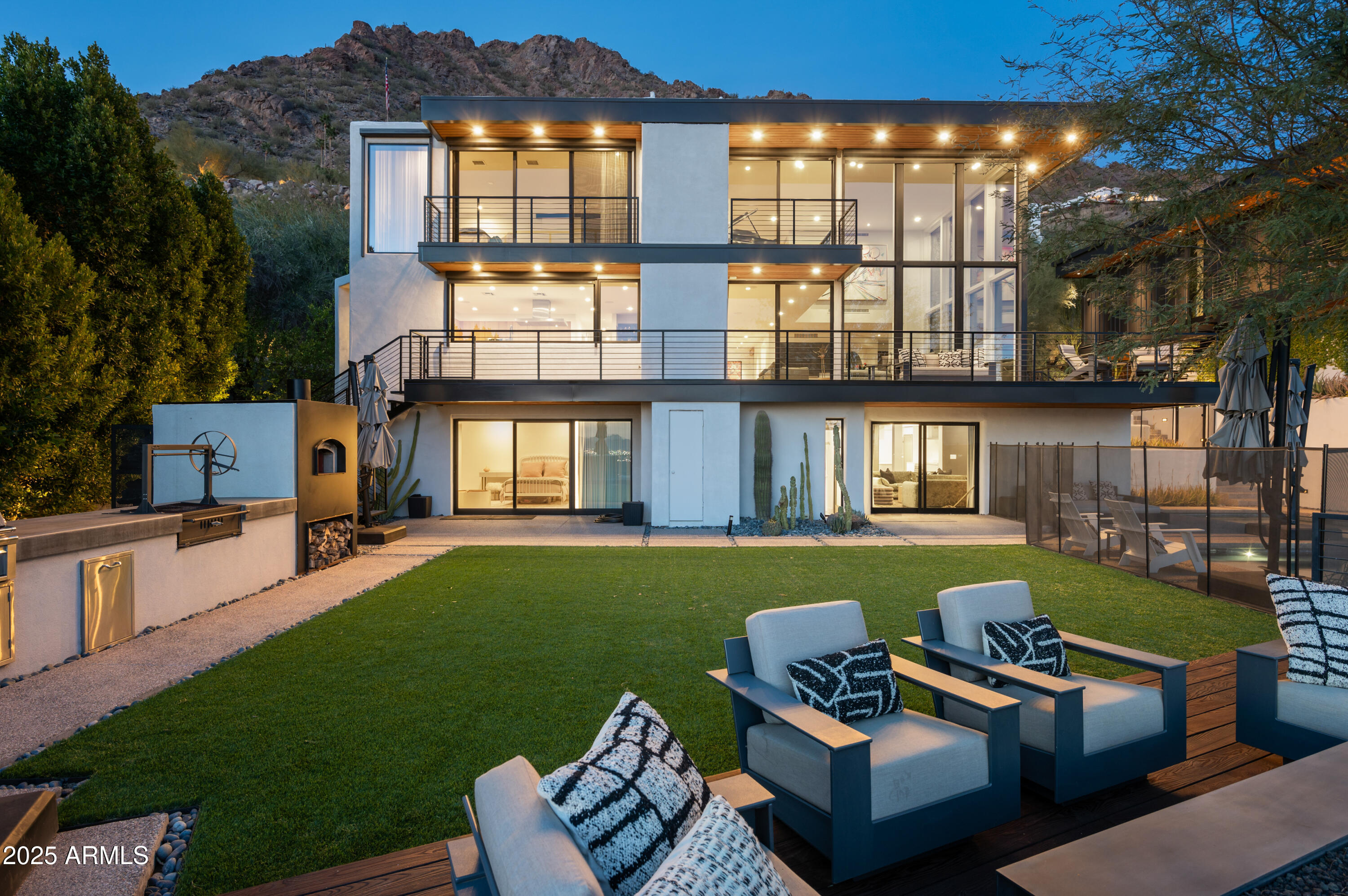 5419 East Valle Vista Road Phoenix, AZ 85018 - Photo 2 of 71 Arcadia Hillside