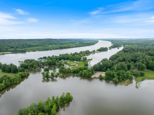 $469,900 | 4053 Deer Creek Road, Linden, TN 37096