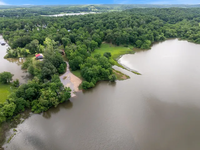 $469,900 | 4053 Deer Creek Road, Linden, TN 37096