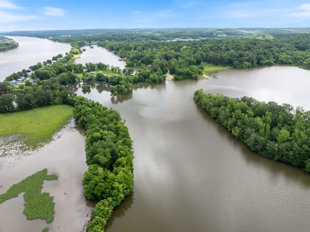 $469,900 | 4053 Deer Creek Road, Linden, TN 37096