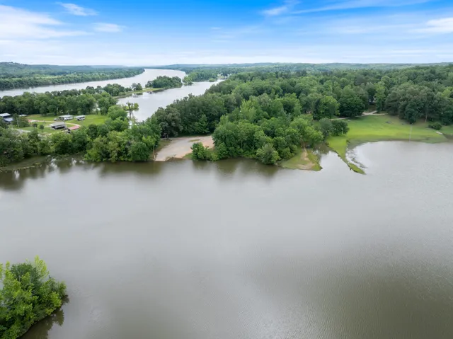 $469,900 | 4053 Deer Creek Road, Linden, TN 37096