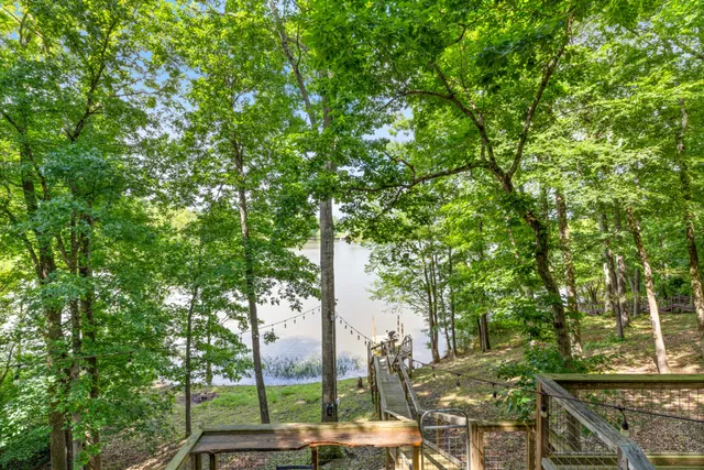 $469,900 | 4053 Deer Creek Road, Linden, TN 37096