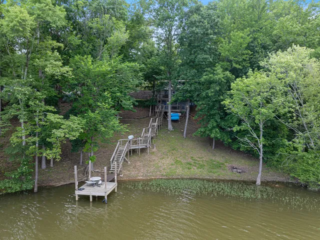 $469,900 | 4053 Deer Creek Road, Linden, TN 37096