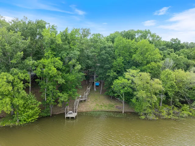 $469,900 | 4053 Deer Creek Road, Linden, TN 37096