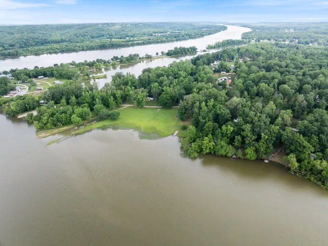 $469,900 | 4053 Deer Creek Road, Linden, TN 37096