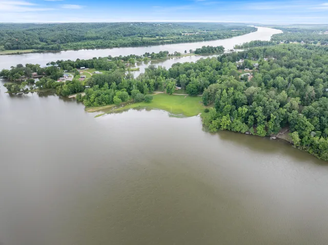 $469,900 | 4053 Deer Creek Road, Linden, TN 37096