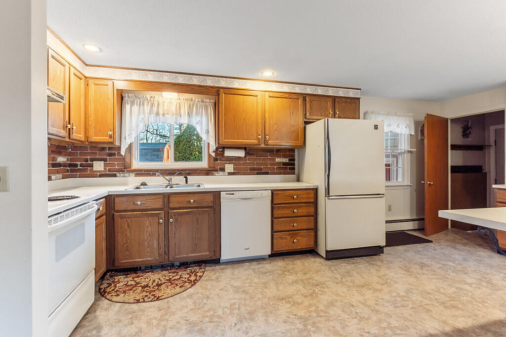 14 Newton Road Bath, ME 04530 - Photo 10 of 48 38_BP5A0378_DxO_mls